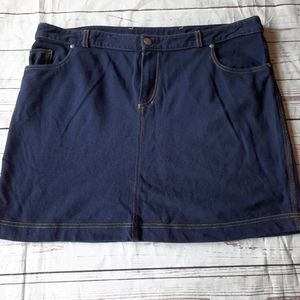 Lacoste mini skirt size 14 (46)